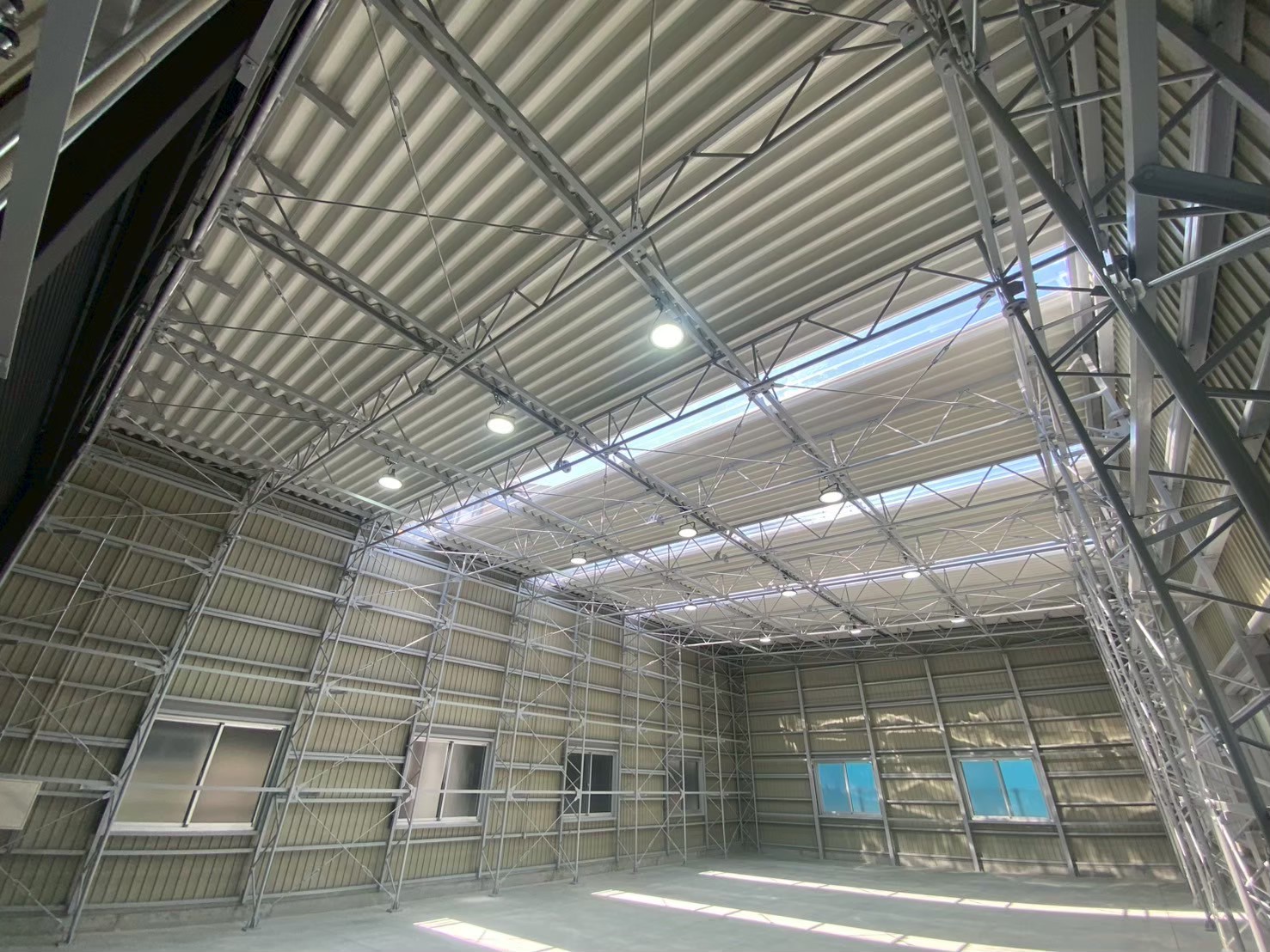 天井工事の現場 - 建築工事